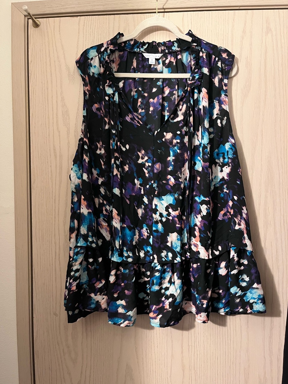Ruffled Tie-Neck Printed Sleeveless Blouse - Black Multi